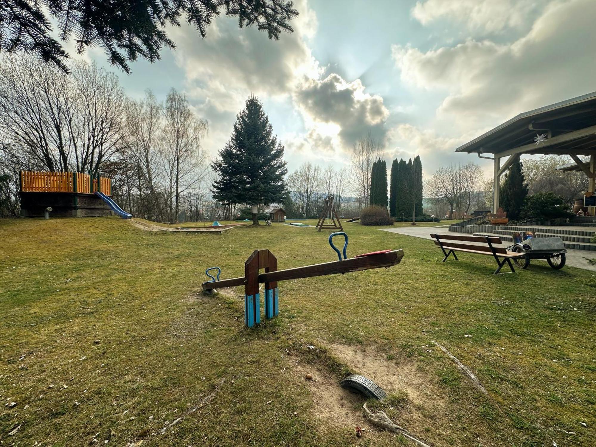 Hotel&Freizeitpark Am Lärchenberg Schirgiswalde-Kirschau Exterior foto